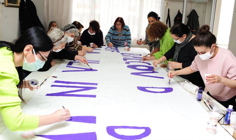 Kadınlar 8 Mart'a hazırlanıyor