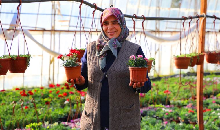 Muğlalı kadınlar üreterek güçleniyor: 3 serayı 30 seraya çıkardılar