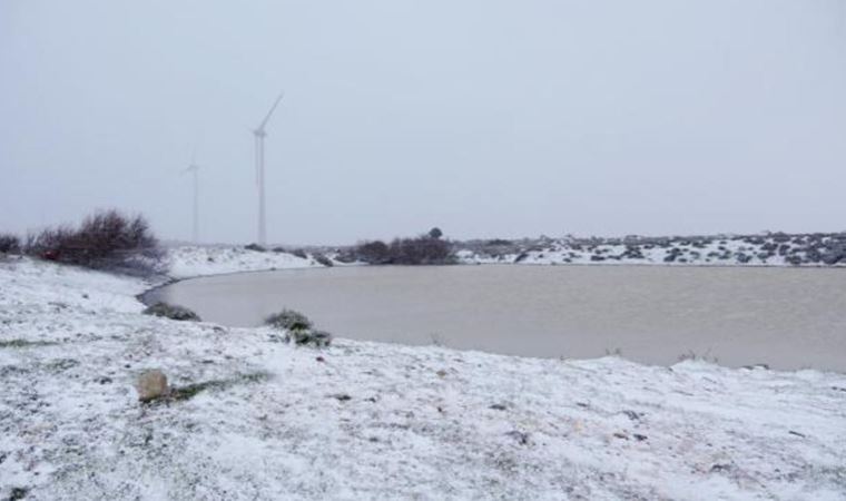 Çeşme'de kar yağdı