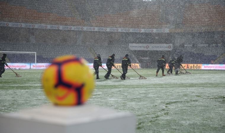 Başakşehir-Antalyaspor karşılaşması ertelendi