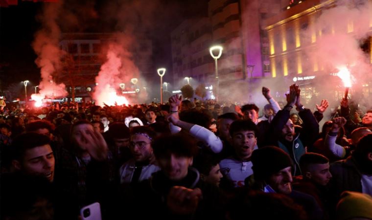 Trabzonspor'un galibiyeti kentte coşkuyla kutlandı