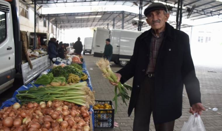 Pazarda alışveriş yapan 84 yaşındaki yurttaşın isyanı: 'Paranın bu kadar öldüğünü görmedim'