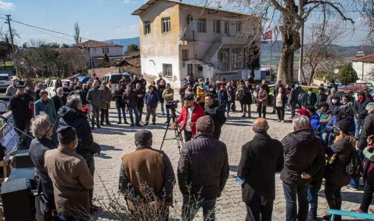 Tire köylüsü ve çevrecilerden 'zeytinime dokunma' eylemi