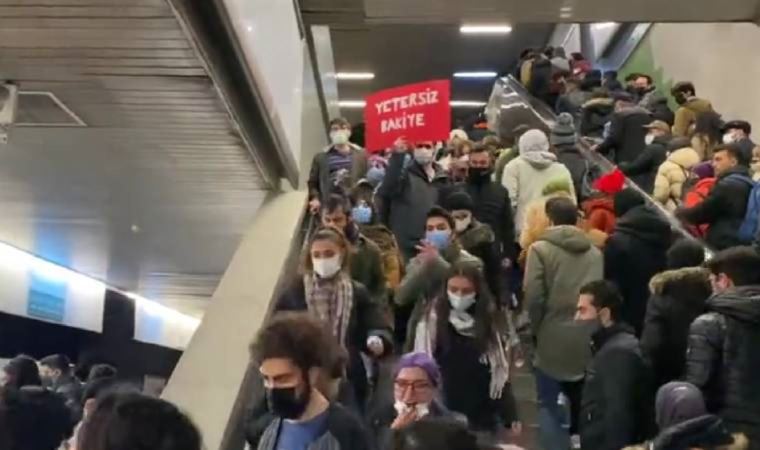 'Barınamıyoruz hareketi' ulaşım zammını protesto etti