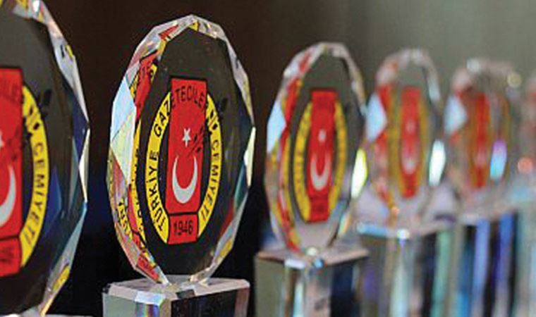 Cumhuriyet’e altı ödül birden