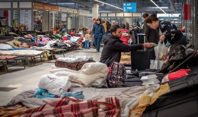 Ukrayna-Polonya sınırında mahsur kalan üçüncü ülke vatandaşları anlatıyor: 'Bizden başka herkesi aldılar'