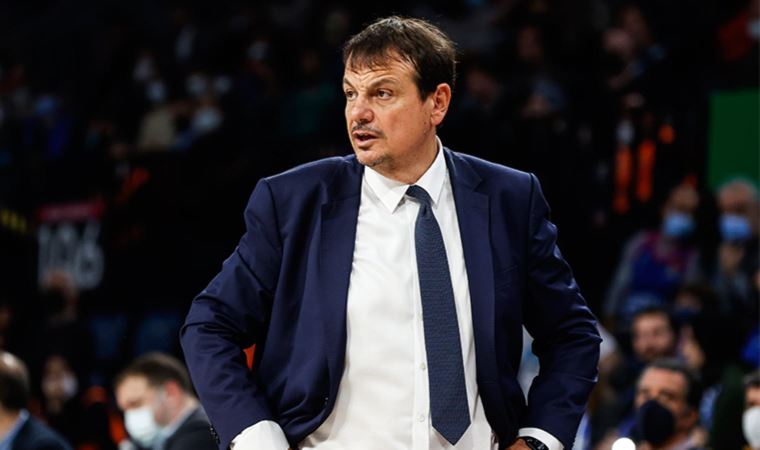 Anadolu Efes Başantrenörü Ergin Ataman: Fenerbahçe'nin istediği oyuncularıma haksızlık