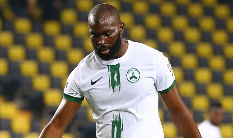 GZT Giresunsporlu Doukara’dan tepki çeken kutlama: Antalyaspor'a üçlü çektirdi