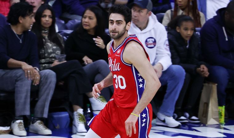 NBA'de Furkan Korkmaz, Doğu Konferansı lideri Heat'e karşı 18 sayı attı