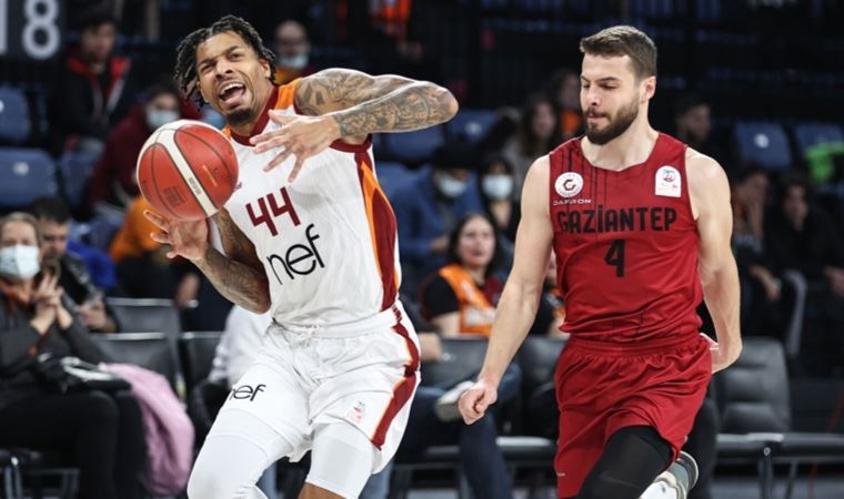 Galatasaraylı basketbolcu DeVaughn Akoon-Purcell'dan kötü haber