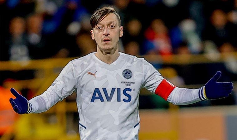 Fenerbahçe'de kadro dışı kalan Mesut Özil dünya basınında