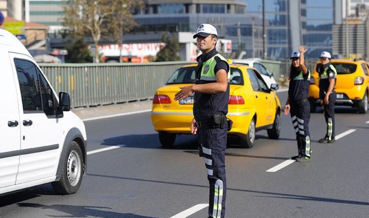 İstanbullular dikkat! Saat 14.50'ye kadar trafiğe kapatıldı