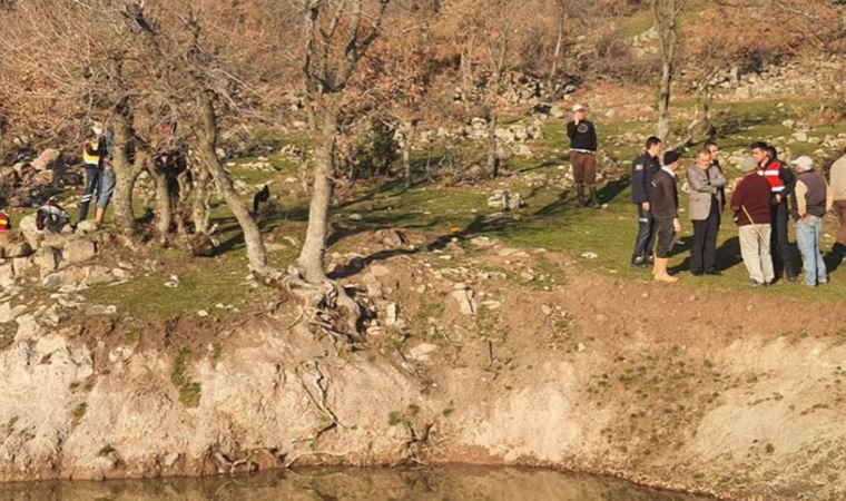 Balıkesir'de koyunları otlatırken gölete düşen 10 yaşındaki Emir hayatını kaybetti