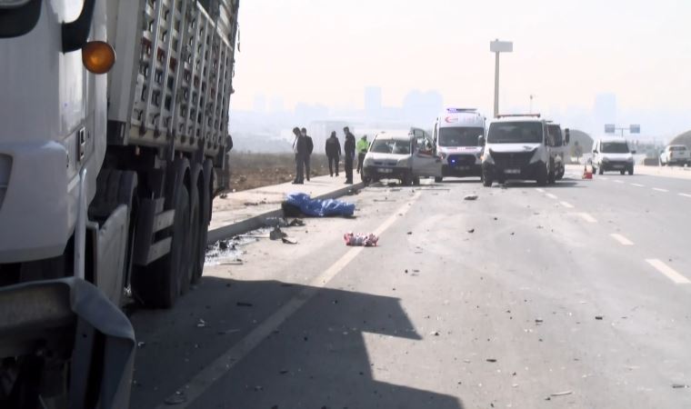 Yolda bozulan aracı kontrol eden tamirci, TIR'ın altında kalarak yaşamını yitirdi