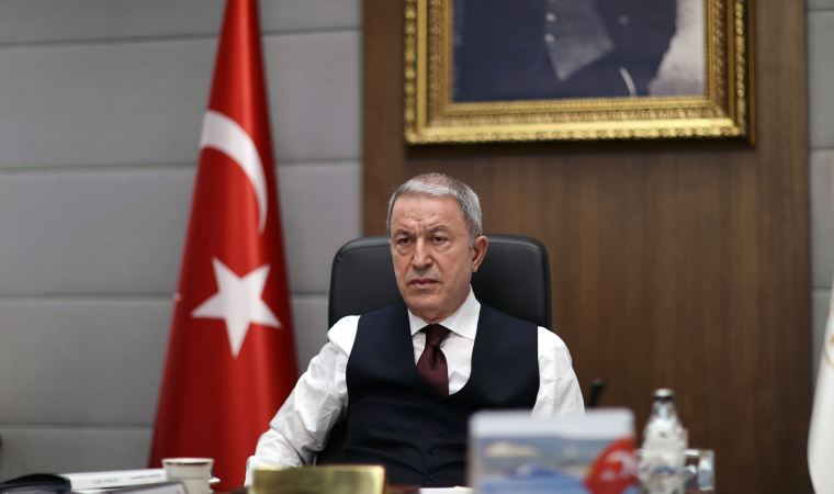 Hulusi Akar'dan komutanlarla toplantı