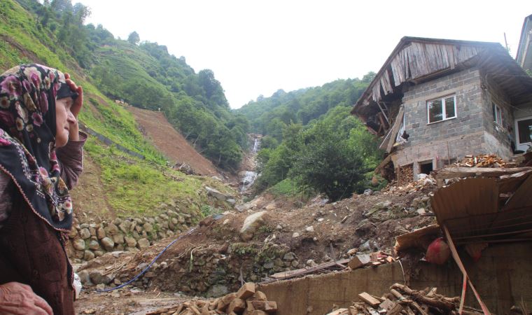 Karadeniz'de 'eriyen kar' tehlikesi; 2 haftada 395 heyelan