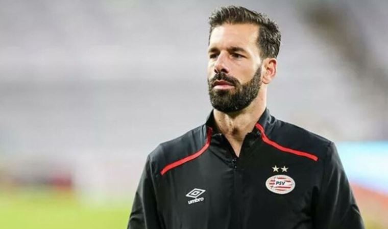 PSV, van Nistelrooy'u açıkladı