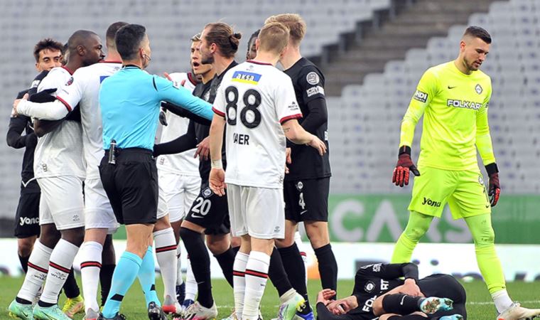 Fatih Karagümrük - Altay maçı golsüz eşitlikle sona erdi: 0-0