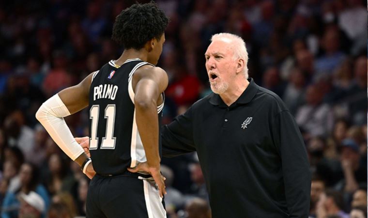 San Antonio Spurs'ün başantrenörü Gregg Popovich, NBA rekorunu egale etti