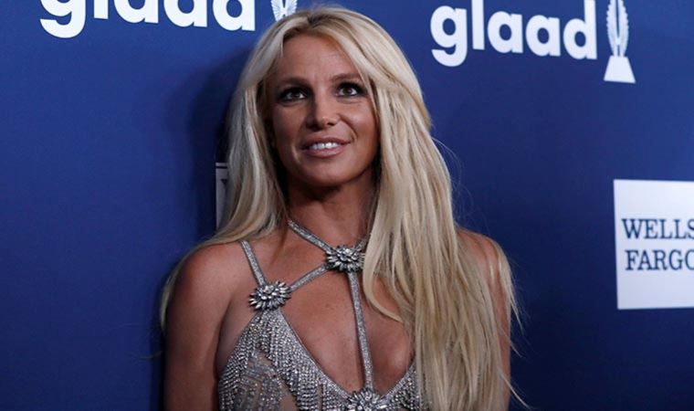 Babasının vasiliğinden kurtulan Britney Spears, üçüncü kez hamile olduğunu duyurdu