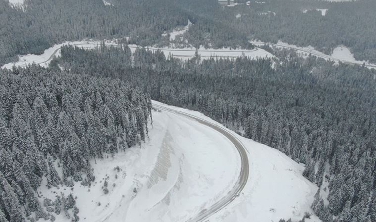 Çankırı'da kar yağışı: Beyaza bürünen Ilgaz Dağı havadan görüntülendi