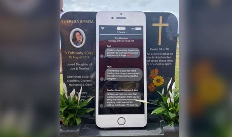 Ölen kızları için iPhone şeklinde mezar taşı diktiler