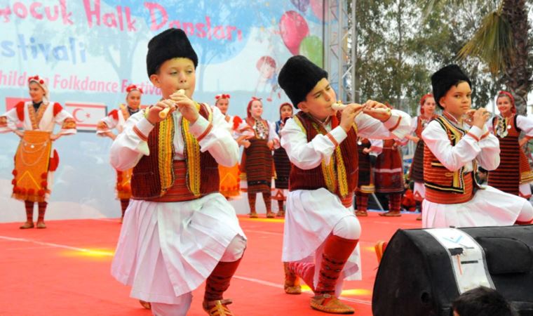 İzmir'in dört bir yanında 23 Nisan coşkusu