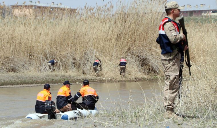 Kaçak 'inci kefali' avcılarına operasyon: Saniye saniye görüntülendi (22 Nisan 2022)