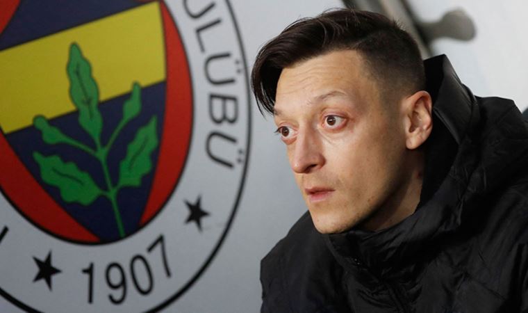 Mesut Özil'in menajeri rest çekti