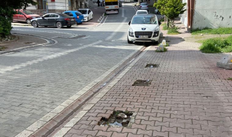 Kaldırımdaki 'beton mantarları' çaldılar: 'Bunun gibisini ilk kez görüyorum'