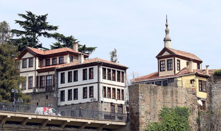 Tarihi dokusunu koruyan 'Ortahisar' kültür rotasında