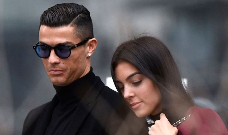 Ronaldo yenidoğan bebeğinin fotoğrafını ilk kez paylaştı