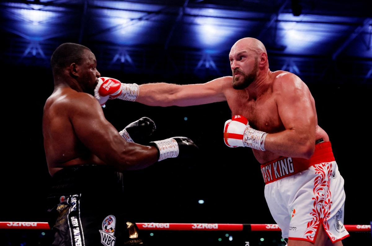 WBC'de tarihe geçen maç! Tyson Fury rakibi Dillian Whyte'ı nakavt etti