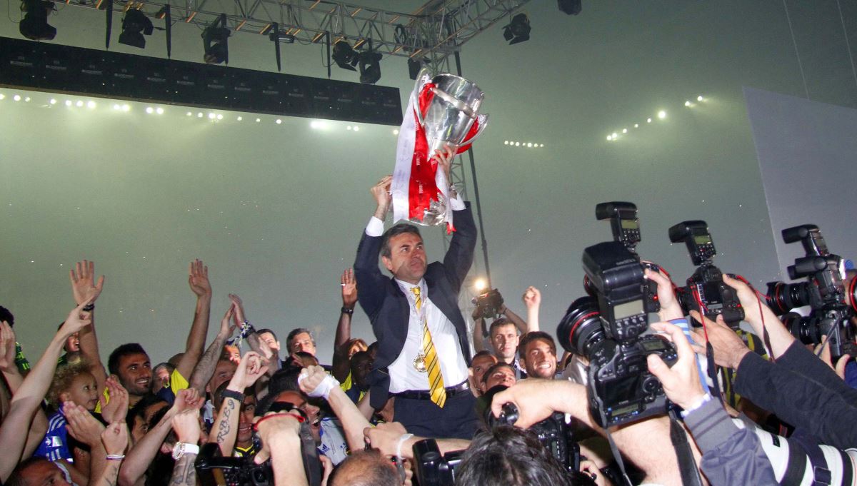 Aykut Kocaman: "Herkesi yendik, 2011'de Fenerbahçe'nin beline vuruldu"