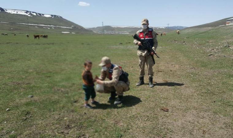 Kars'ta kaybolan 3 yaşındaki çocuk arazide bulundu