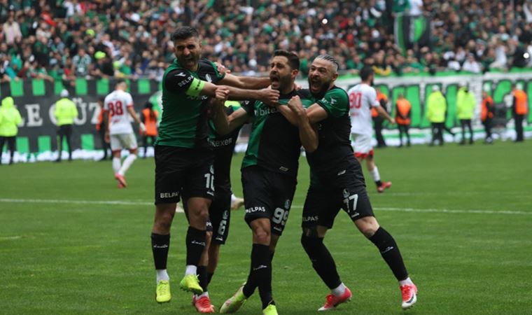 SON DAKİKA - Sakaryaspor yeniden Spor Toto 1. Lig'de!