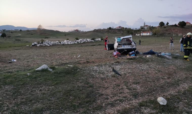 Seydikemer’de otomobil şarampole devrildi:1 ölü, 5 yaralı