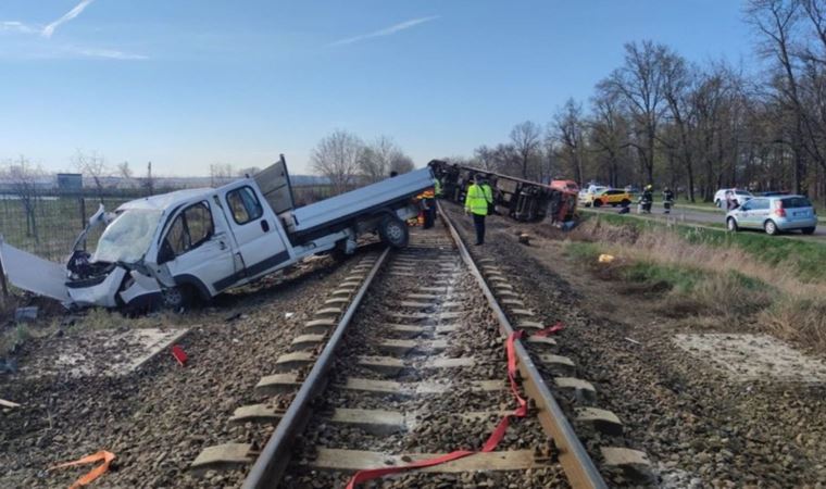 Macaristan'da tren kazasında çok sayıda kişi hayatını kaybetti