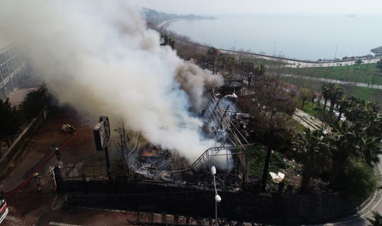 Avcılarda yangın çıkan restoran küle döndü