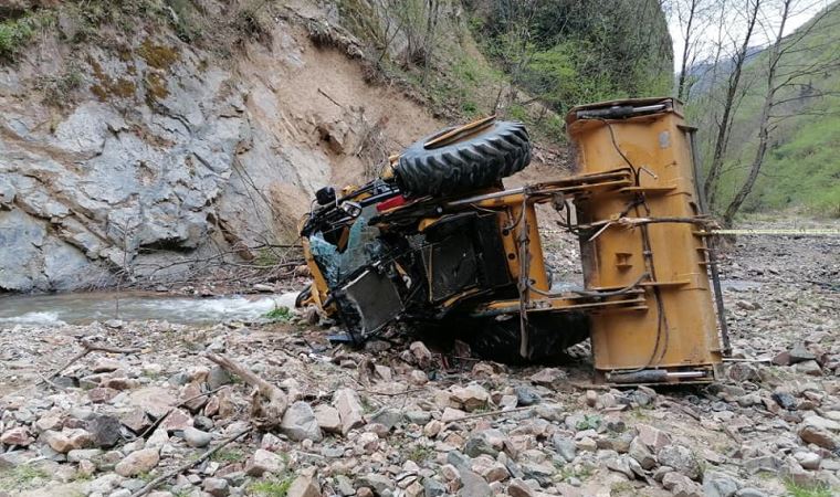 İş makinesi 50 metreden yuvarlandı, operatör hayatını kaybetti