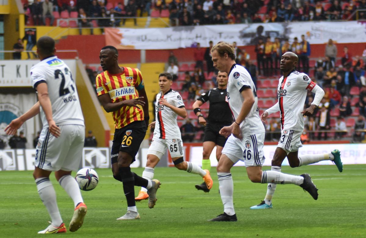 Beşiktaş, 3 puanı 3 golle aldı! Yukatel Kayserispor 1-3 Beşiktaş