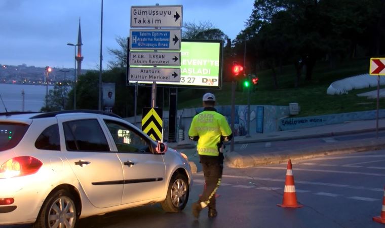 İstanbul’da bazı yollar trafiğe kapatıldı (01 Mayıs 2022)