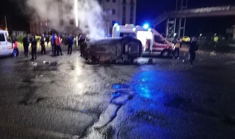 Bariyerlere çarpan otomobildeki 2 kişi öldü