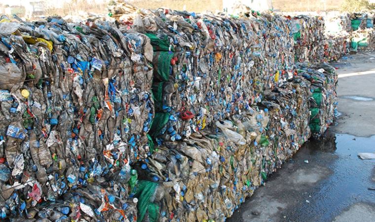 Yüzyıllar sonra çözülen plastik atıklar için büyük keşif! Plastiği 24 saatte parçalayan enzim geliştirildi