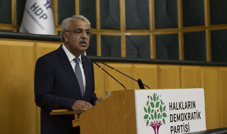 HDP'li Mithat Sancar'dan 'sığınmacı' tepkisi: 'Saat başı karar değiştiren iktidarla karşı karşıyayız'