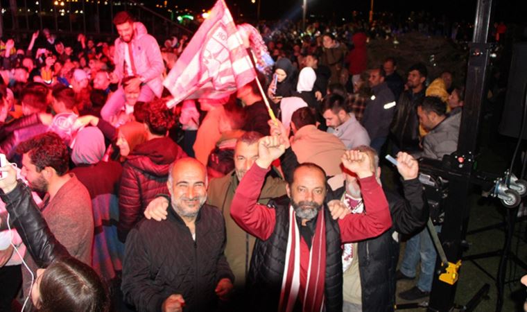 Bandırma'da 1965 meşale aynı anda yandı