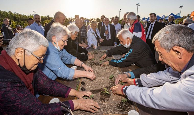 Türkiye'nin ilk hortikültürel terapi bahçesi İzmir'de açıldı