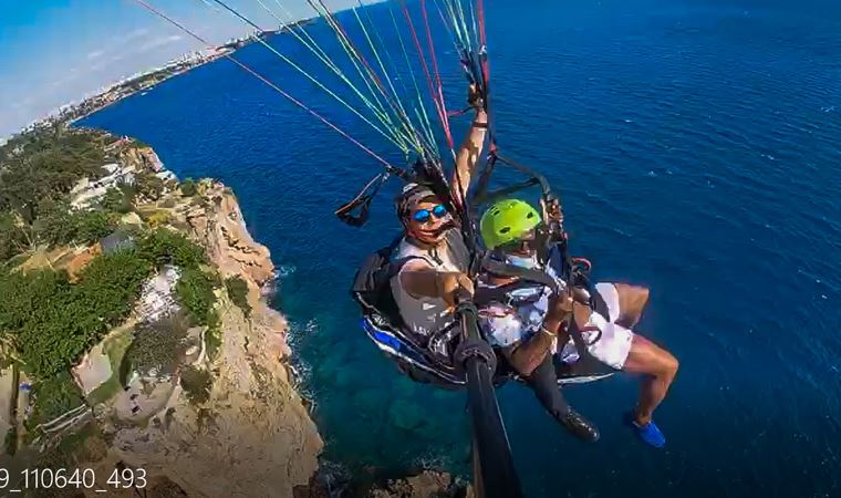 ABD'li turist, paraşütte heyecandan bayıldı: 'Kaskı başından çıkmıştı' (11 Mayıs 2022)