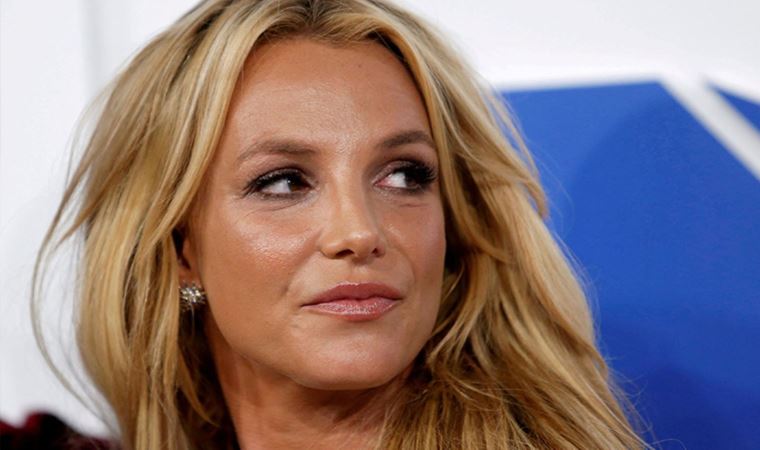 Ünlü şarkıcı Britney Spears bebeğini kaybettiğini açıkladı