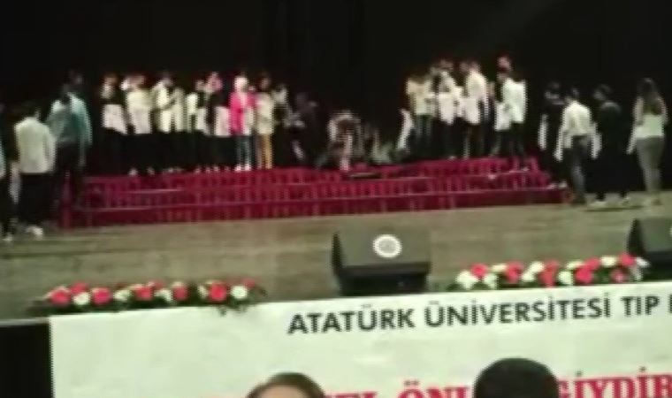 Törende öğrencileri taşıyan platform çöktü, faciadan dönüldü (17 Mayıs 2022)